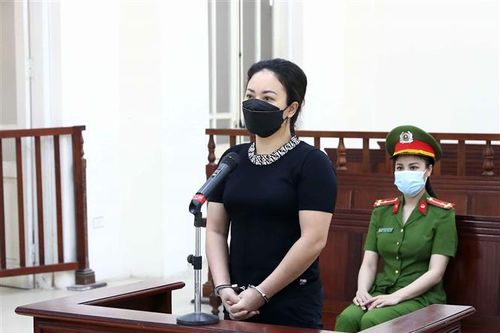 Chủ quán karaoke mở cửa đón khách giữa mùa dịch lĩnh án 12 tháng tù giam
