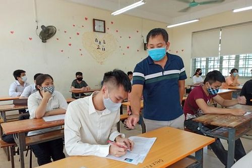 Hà Nội miễn 50% học phí năm học 2021-2022 cho học sinh