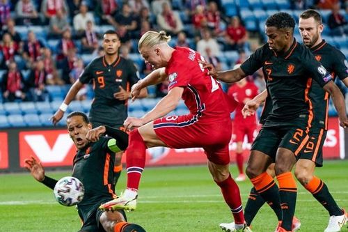 Haaland sút tung lưới tuyển Hà Lan, HLV Louis Van Gaal 'ngã mũ' thán phục