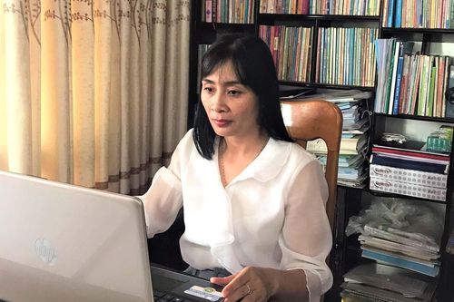 'Tạm dừng đến trường, không ngừng việc học'
