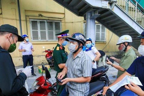 Hà Nội kích hoạt 39 chốt kiểm soát phương tiện ra vào 'vùng đỏ'