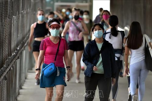 Tìm cách sống chung với an toàn COVID-19