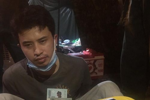 Hà Nội: Qua chốt kiểm soát dịch vào đêm khuya, nam thanh niên tự giao nộp ma túy