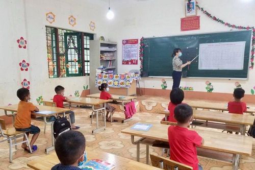 Niềm vui bản nhỏ