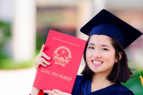 Nữ sinh TP.HCM nhận bằng thạc sĩ trước khi tốt nghiệp đại học