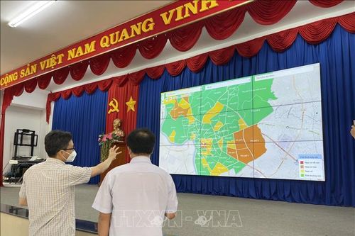 Phó Thủ tướng Vũ Đức Đam làm việc tại Bình Dương về công tác phòng, chống dịch