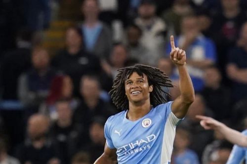 Cầu thủ Man City ghi bàn đầu tiên tại Champions League vài phút trước khi bố qua đời