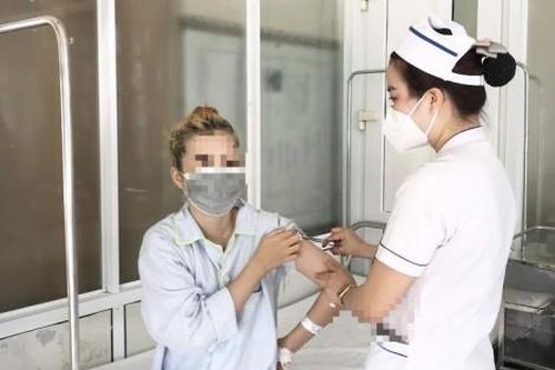 Y tế - Sức khỏe Tin tức y tế Phẫu thuật thành công cho bệnh nhân tự tiêm filler vào ngực