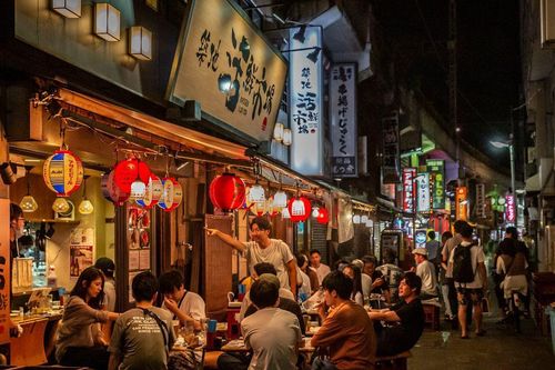 Châu Á thận trọng mở cửa dù chiến dịch tiêm chủng khả quan