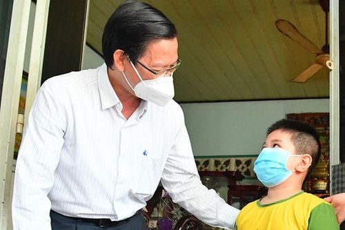 TP.HCM sẽ có chương trình đỡ đầu, học bổng cho trẻ em mồ côi vì COVID-19