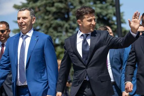 Xe chở cố vấn tổng thống Ukraine bị nã đạn