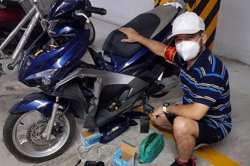 Cư dân lập đội sửa chữa xe miễn phí trong chung cư ở TP.HCM