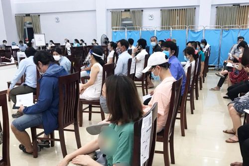 Bệnh viện C Đà Nẵng lý giải việc tiêm vaccine Covid-19 phải chịu phí xét nghiệm nhanh
