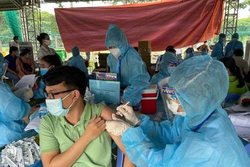 Tiêm vaccine phòng COVID-19 vượt 40 triệu liều