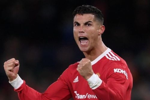 Ronaldo nhận mưa lời khen