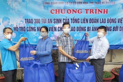Hỗ trợ thêm 1 triệu 'Túi an sinh Công đoàn' cho công nhân lao động