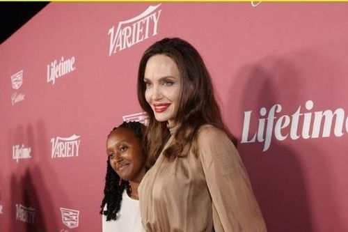 Angelina Jolie xinh đẹp sau tin đồn hẹn hò trai trẻ