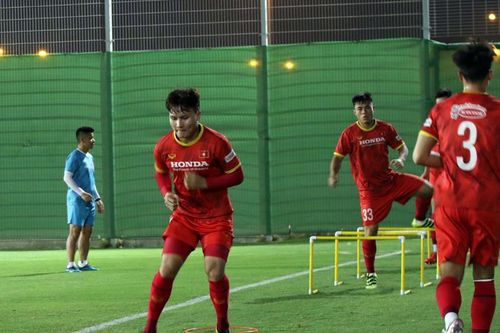 Tuyển Việt Nam tập nặng, rèn kỹ chiến thuật trước trận gặp Trung Quốc