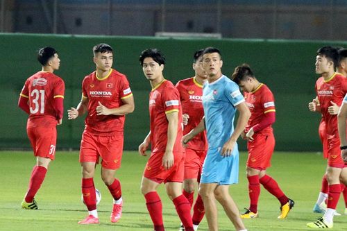 Hậu vệ Việt Nam tuyên bố bắt chết sao nhập tịch Trung Quốc