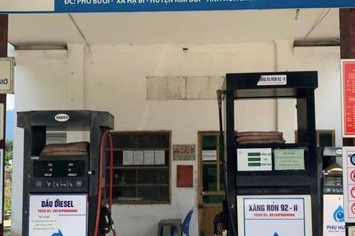 Treo biển 'về ăn cơm', cửa hàng xăng dầu bị xử phạt 10 triệu đồng