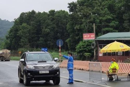 Hà Nội: Kiểm soát hơn 24.000 lượt phương tiện, xử phạt 11 trường hợp kinh doanh vi phạm