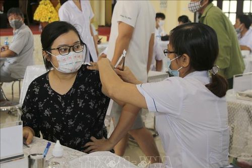 Các địa phương tiếp tục đẩy nhanh tiến độ tiêm vaccine