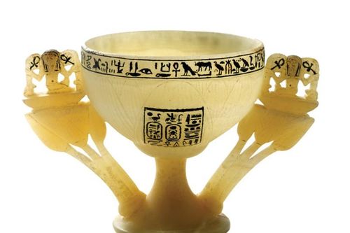 Mở mộ Pharaoh Tutankhamun, chuyên gia sững người thấy thứ cực sốc