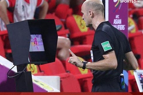 VAR: Người phán xử vớ vẩn hay Ông cố vấn tai hại