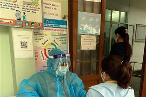 Người dân yên tâm khi có trạm y tế lưu động