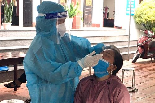 Thần tốc truy vết, lấy mẫu xét nghiệm, khoanh vùng dập dịch