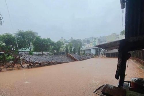 Mưa lớn kéo dài, nhiều vùng ở Tây Nguyên chìm trong biển nước