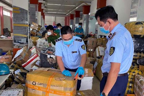 Chống hàng lậu, hàng giả trên sàn thương mại điện tử: Lỗ hổng pháp luật làm khó lực lượng chức năng