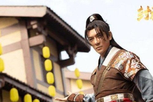 'Tôn Ngộ Không' Trần Hạo Dân bị chê diễn lố