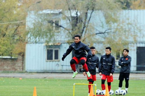 Đội tuyển U23 Việt Nam vượt thời tiết giá lạnh tại Kyrgyzstan