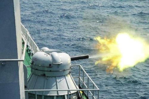 Hải quân Nga 'truy sát' cướp biển Somalia bằng pháo sáu nòng AK-630