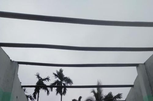 Hàng chục ngôi nhà ở Đà Nẵng bay mái sau 20 phút lốc xoáy