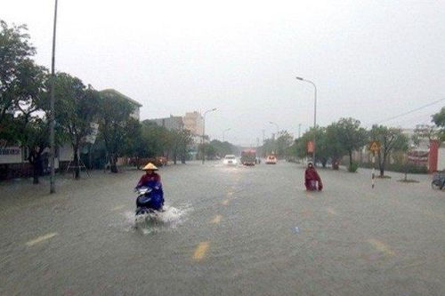 Mưa lớn nhiều giờ, Hà Tĩnh ngập cục bộ một số vùng