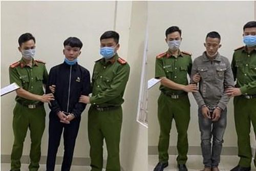 Tạm giữ hình sự 2 đối tượng đánh đập dã man nam sinh lớp 12 ngay tại cổng trường