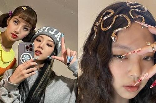 Các thành viên BLACKPINK khiến fandom náo loạn với màn cosplay cực 'mặn' tối Halloween