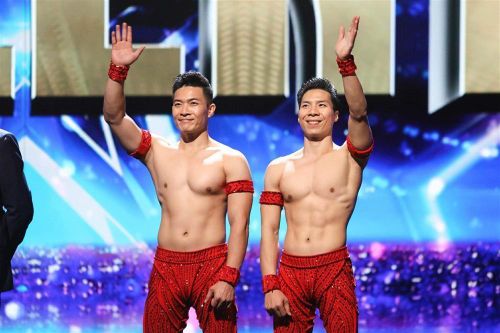Nghệ sĩ xiếc Giang Quốc Cơ tốt nghiệp đại học ở tuổi 37