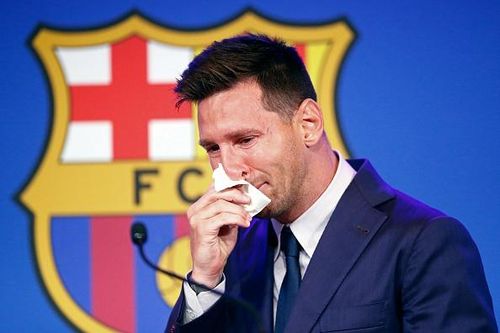 Messi: 'Sao chẳng ai đề nghị tôi đá không lương cho Barca?'