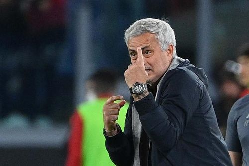 Lý do bất ngờ khiến HLV Mourinho bỏ dở họp báo sau trận thua AC Milan