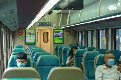 Vắng khách, đường sắt tạm dừng chạy một số đoàn tàu