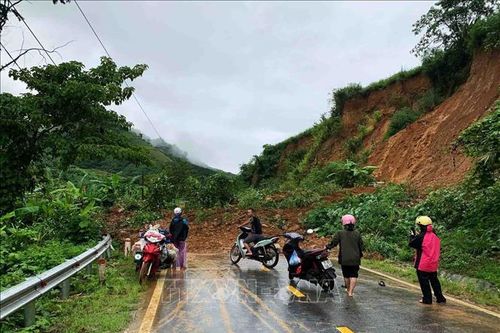 Mưa lớn gây sạt lở nhiều tuyến đường ở Lai Châu
