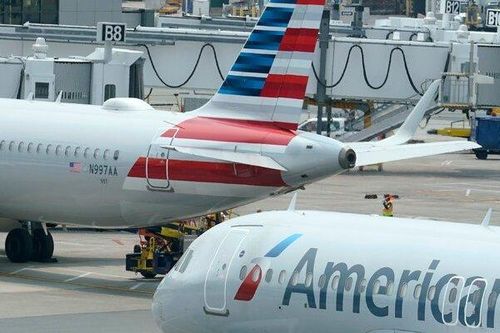 Nguyên nhân American Airlines hủy hơn 1.700 chuyến bay trong 3 ngày