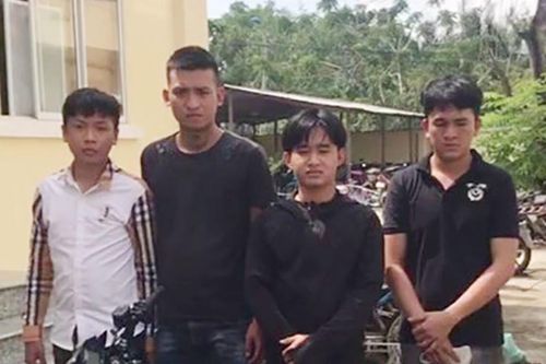 Nhóm thanh thiếu niên rủ nhau đi cướp, dùng ống kim tiêm hăm dọa và 'xin đểu' các nạn nhân