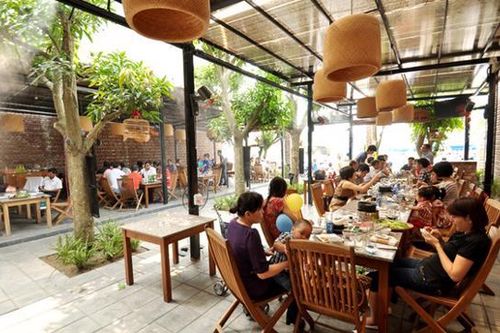 Hà Nội: Dịch vụ ăn uống đóng cửa trước 21h, đám cưới không quá 30 người