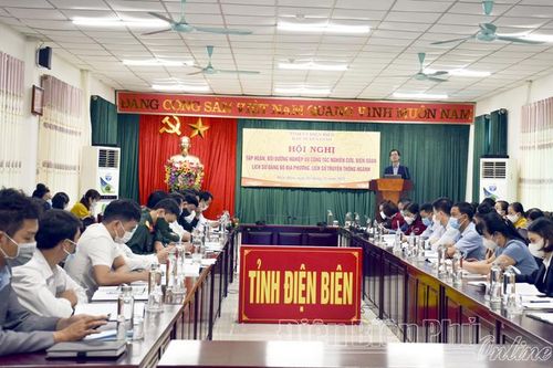 Bồi dưỡng công tác nghiên cứu, biên soạn lịch sử đảng bộ địa phương, truyền thống ngành