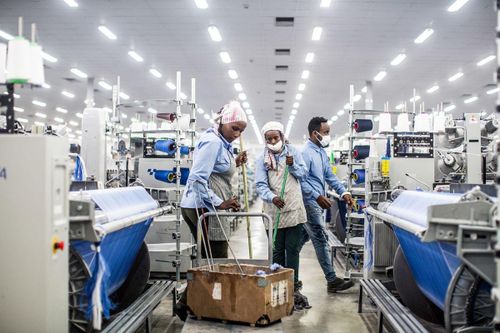 Khủng hoảng nối khủng hoảng, nền kinh tế Trung Quốc chao đảo