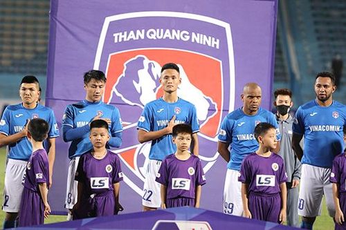 V-League: Ám ảnh 'nghiệp dư lĩnh lương cao'
